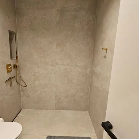 Neubau - Pool Gym Sauna Extra Buchbar Münih