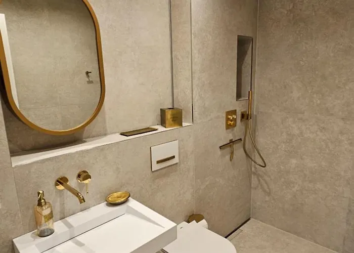 Daire Neubau - Pool Gym Sauna Extra Buchbar *